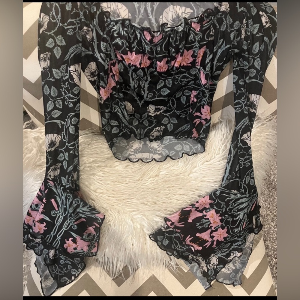 Dollskill goth floral WIDOW mesh long sleeves bell top shirt-S